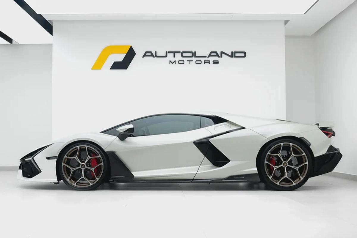 2024 LAMBORGHINI REVUELTO – FULL CARBON FIBER, STUNNING SPEC, MAIN DEALER WARRANTY SERVICE-2-2