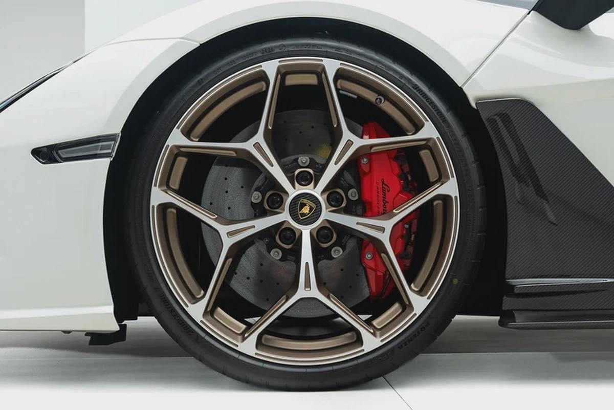 2024 LAMBORGHINI REVUELTO – FULL CARBON FIBER, STUNNING SPEC, MAIN DEALER WARRANTY SERVICE-5-5