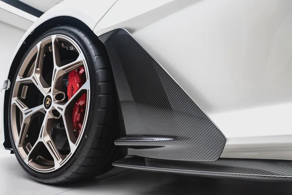 2024 LAMBORGHINI REVUELTO – FULL CARBON FIBER, STUNNING SPEC, MAIN DEALER WARRANTY SERVICE-15-15