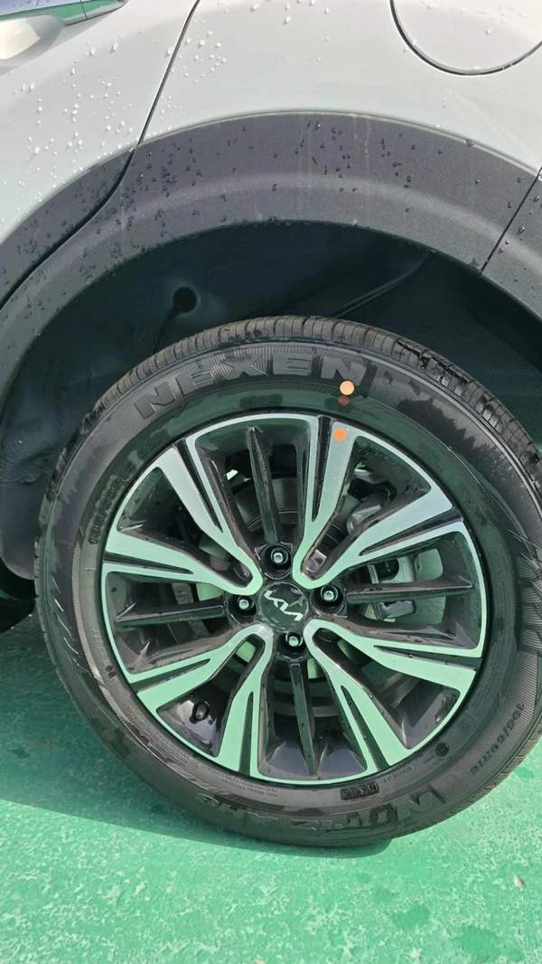 Kia KX1