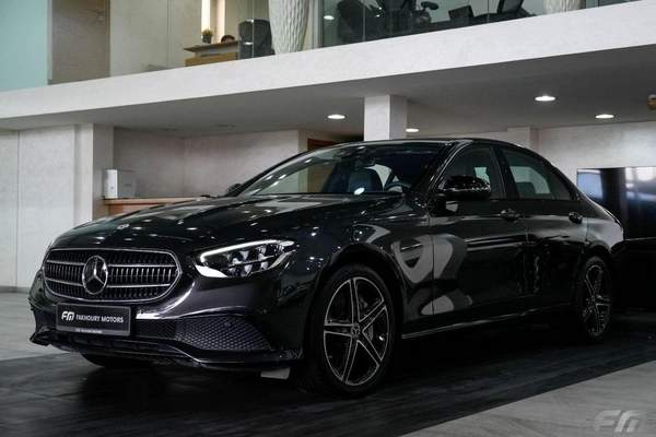 Mercedes-Benz E300 HYBRID - IN ITS EXCELLENT CONDITION!!!