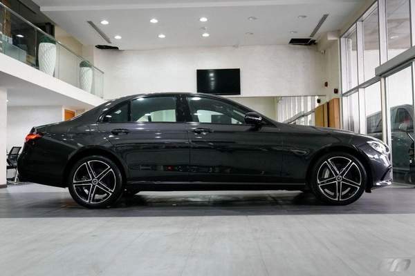 Mercedes-Benz E300 HYBRID - IN ITS EXCELLENT CONDITION!!!