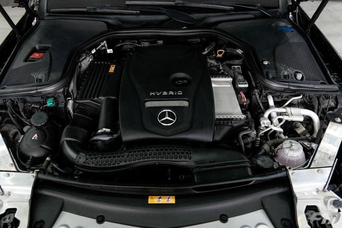 Mercedes-Benz E300 HYBRID - IN ITS EXCELLENT CONDITION!!!-17-17