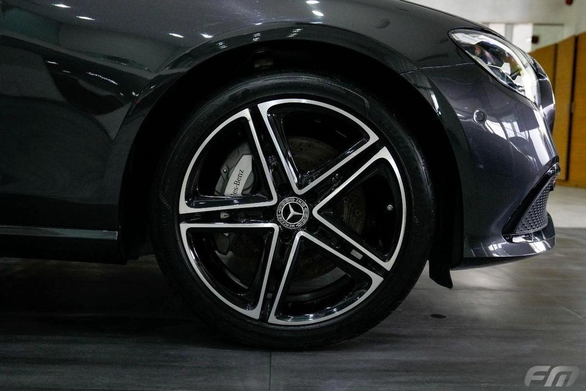 Mercedes-Benz E300 HYBRID - IN ITS EXCELLENT CONDITION!!!-18-18