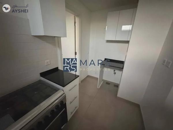 Middle Unit Ready to Move In Excellent Community