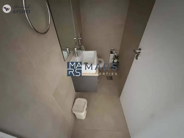 Middle Unit Ready to Move In Excellent Community