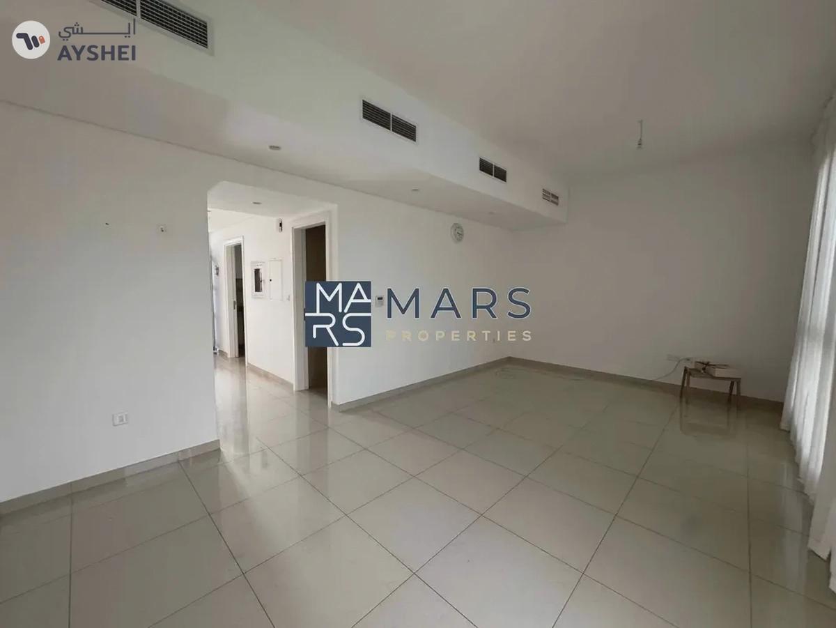 Middle Unit Ready to Move In Excellent Community-12-12