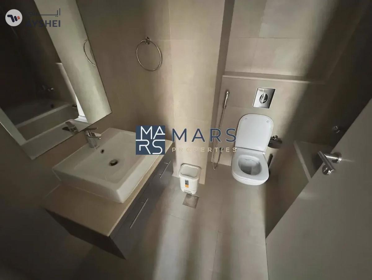 Middle Unit Ready to Move In Excellent Community-5-5