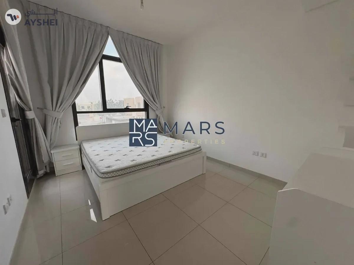 Middle Unit Ready to Move In Excellent Community-8-8