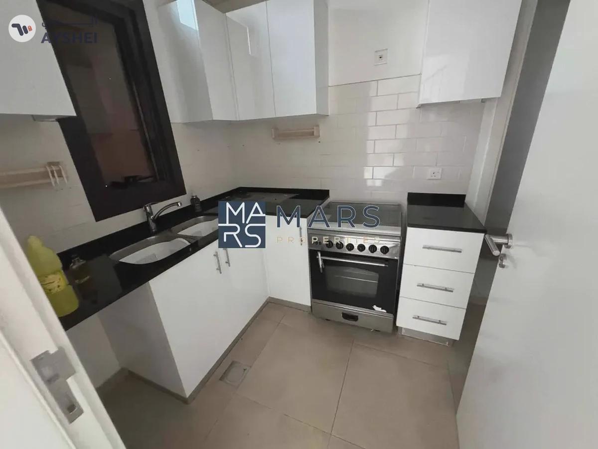 Middle Unit Ready to Move In Excellent Community-9-9