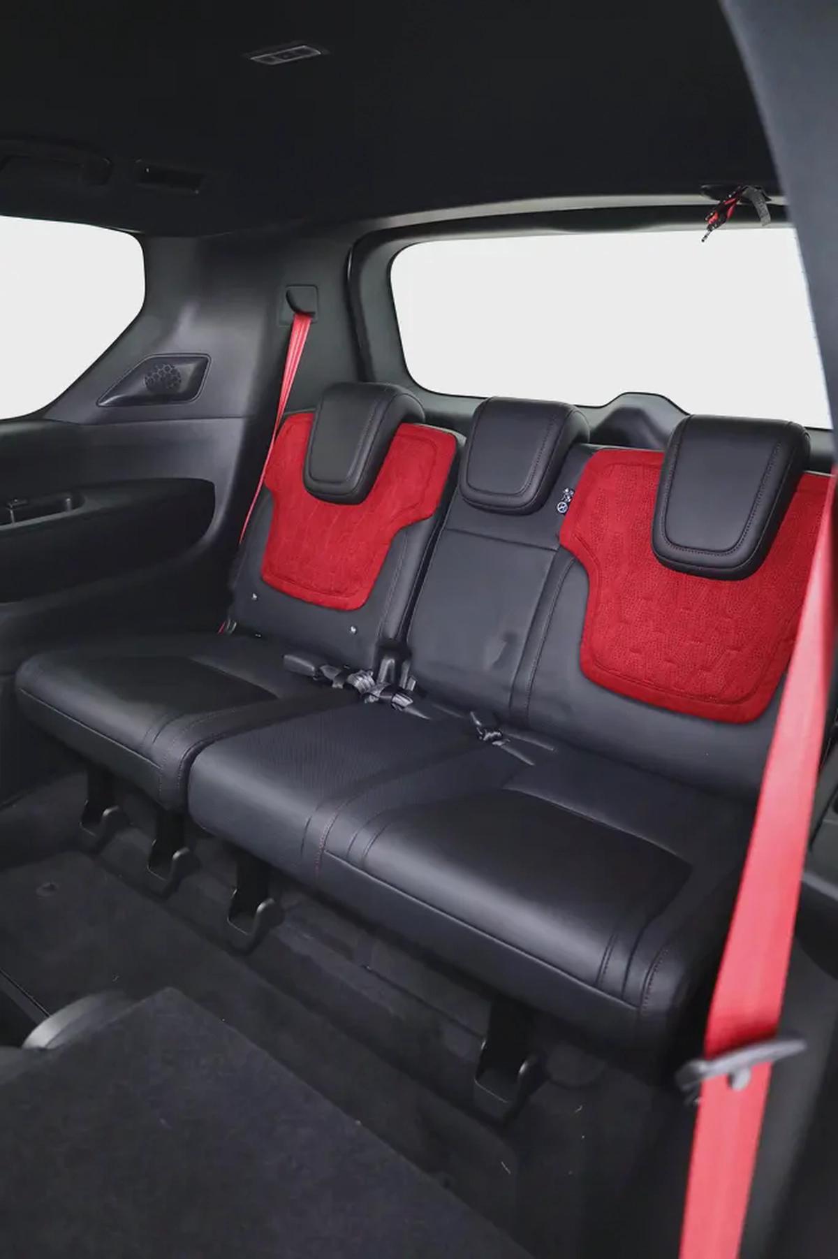 NISSAN ARMADA NISMO 2026 FULLY LOADED WITH CAPTAIN SEATS + FULLY LOADED-14-14