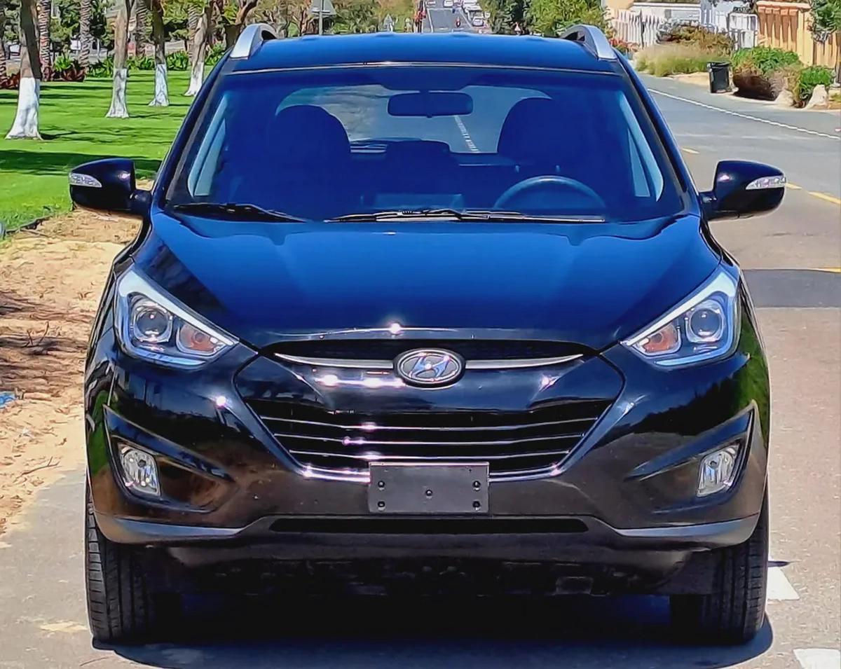 1,725-MONTHLY FOR 1 YEAR ONLY | HYUNDAI TUCSON 2015 2.0L GCC | CRUISE CONTROL I GPS I ACCIDENT FREE-2-2