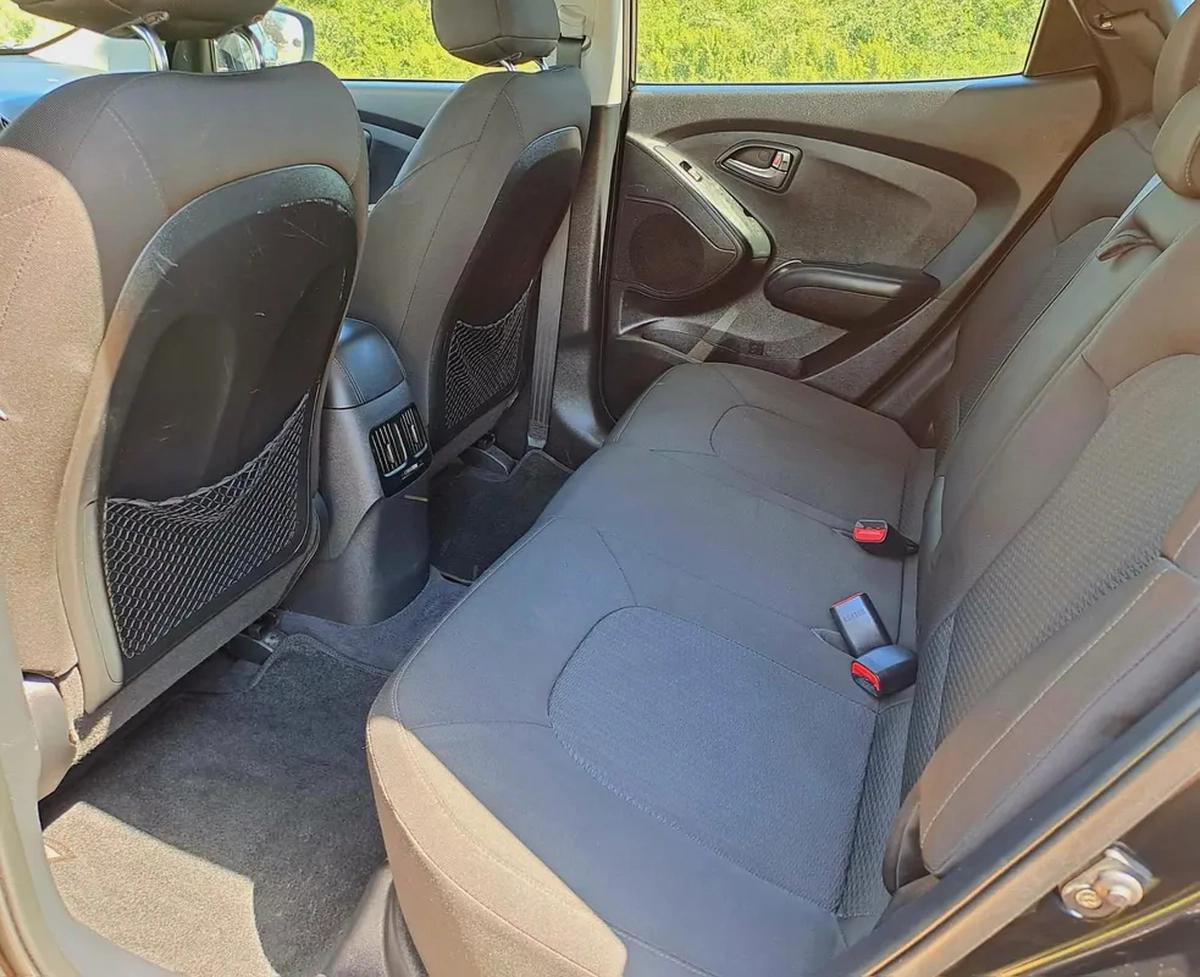 1,725-MONTHLY FOR 1 YEAR ONLY | HYUNDAI TUCSON 2015 2.0L GCC | CRUISE CONTROL I GPS I ACCIDENT FREE-11-11