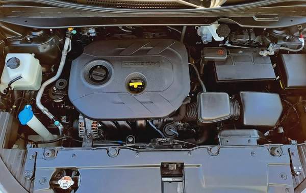 1,725-MONTHLY FOR 1 YEAR ONLY | HYUNDAI TUCSON 2015 2.0L GCC | CRUISE CONTROL I GPS I ACCIDENT FREE