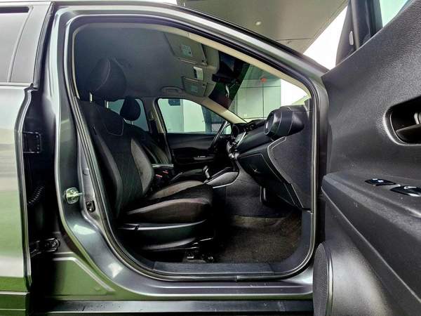 Nissan Kicks SV / 1.6 V4/ LOW MILEAGE / MINT CONDITION