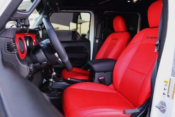 JEEB GLADIATOR 2020 Full Option