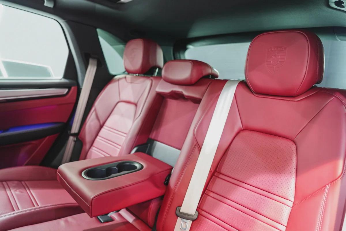 Porsche Cayenne Platinum Edition-5-5