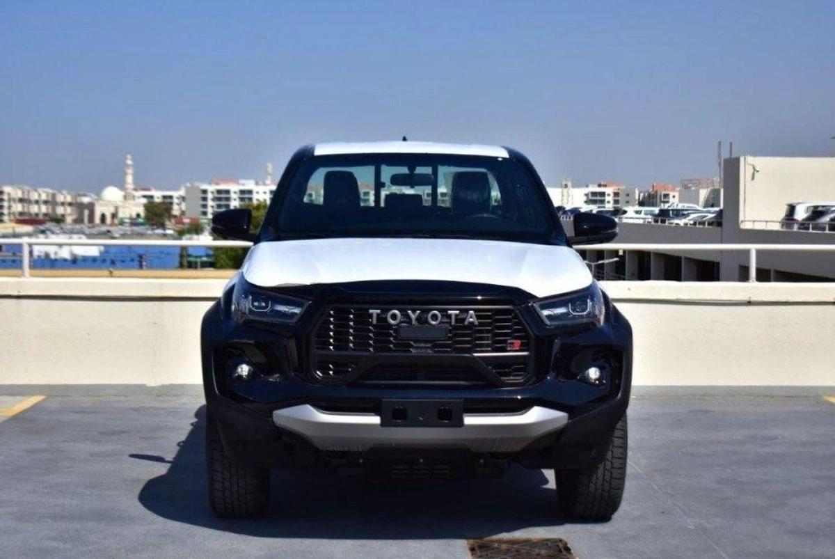 Toyota Hilux GR Sport 2.8L-0-0