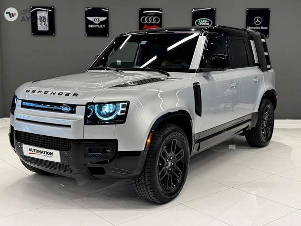 Land Rover Defender 2024