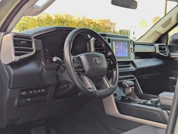 TOYOTA TUNDRA 2023 CREWMAX SR5 IN EXCELLENT CONDITION