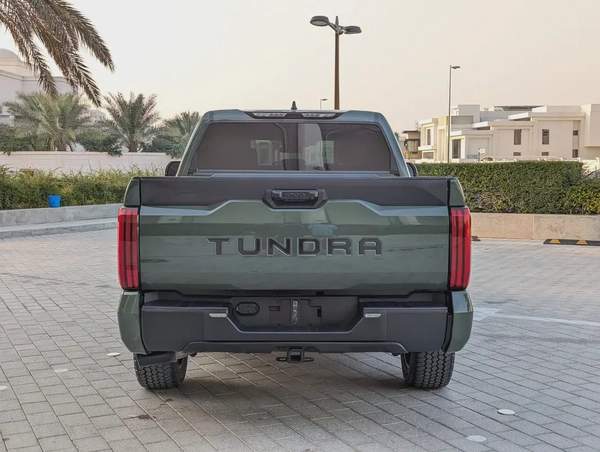 TOYOTA TUNDRA 2023 CREWMAX SR5 IN EXCELLENT CONDITION