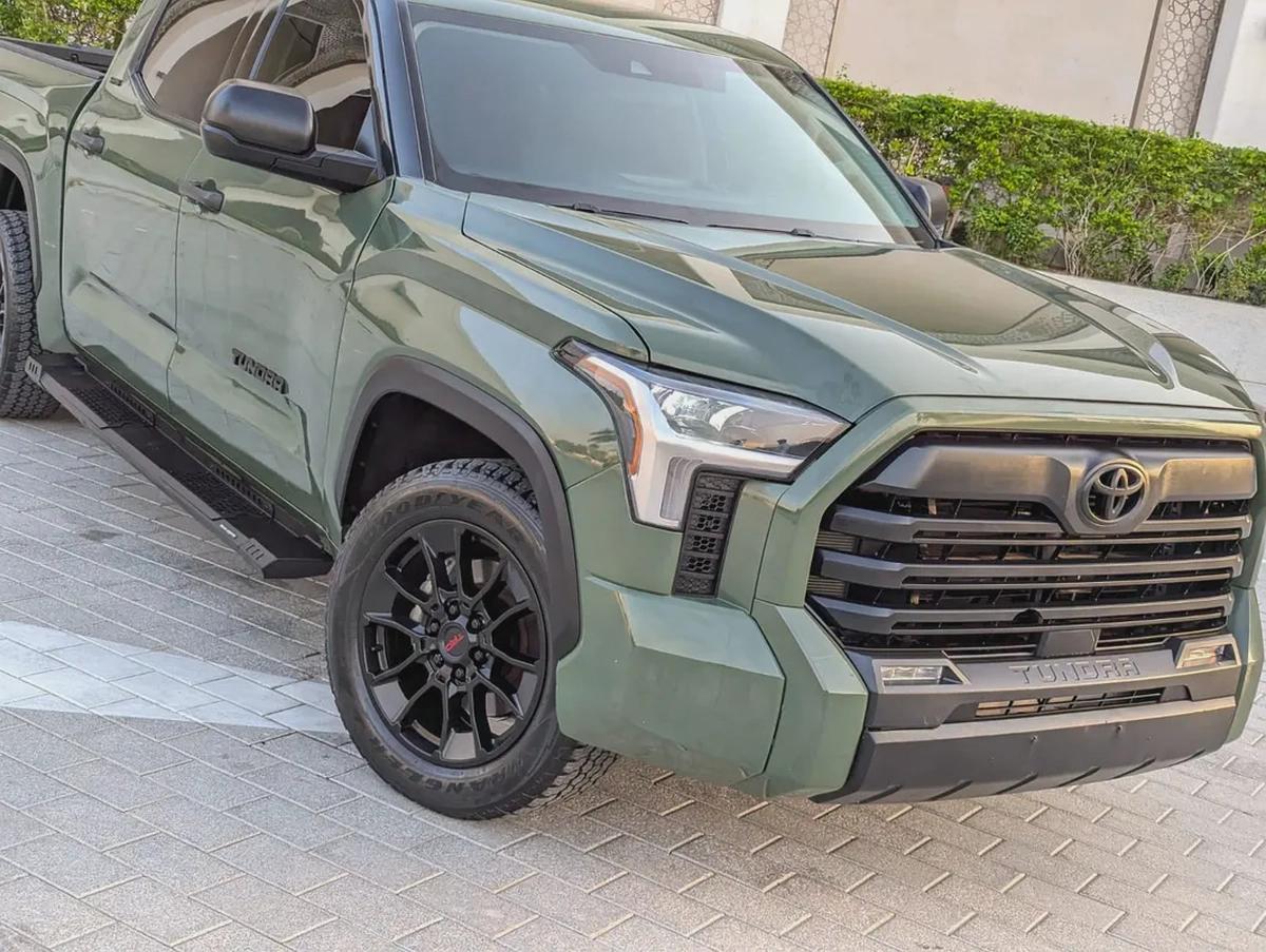 TOYOTA TUNDRA 2023 CREWMAX SR5 IN EXCELLENT CONDITION-18-18