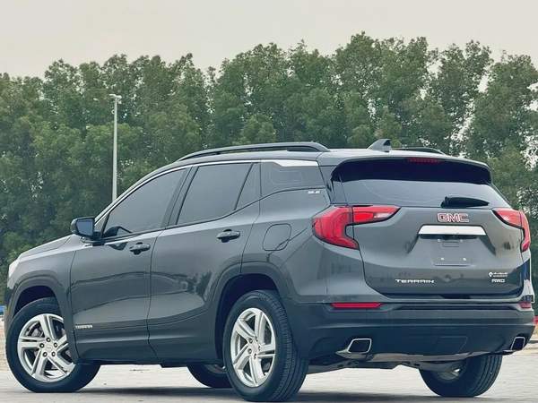 GMC Terrain, 2018 GCC specs, absolutely accident-free, requires no maintenance.