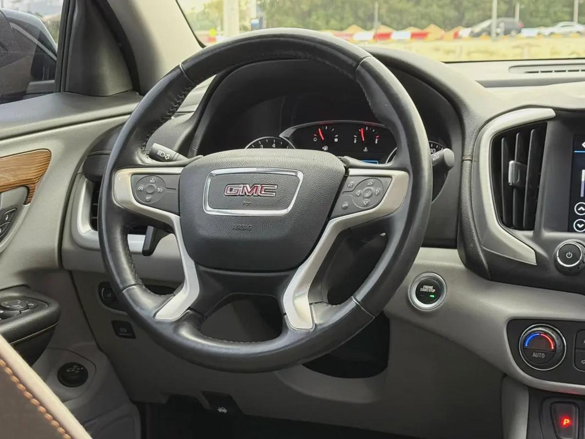 GMC Terrain, 2018 GCC specs, absolutely accident-free, requires no maintenance.-10-10