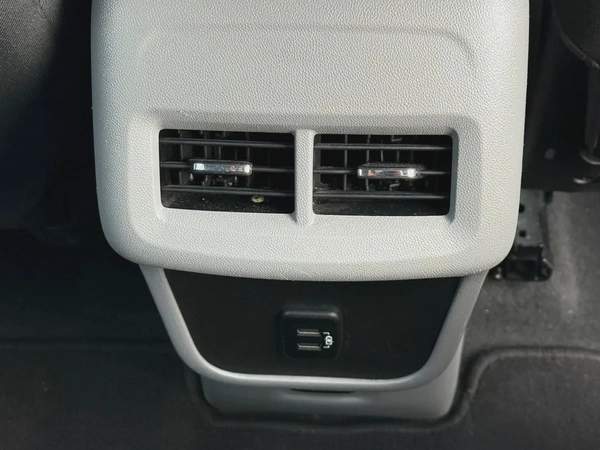 GMC Terrain, 2018 GCC specs, absolutely accident-free, requires no maintenance.