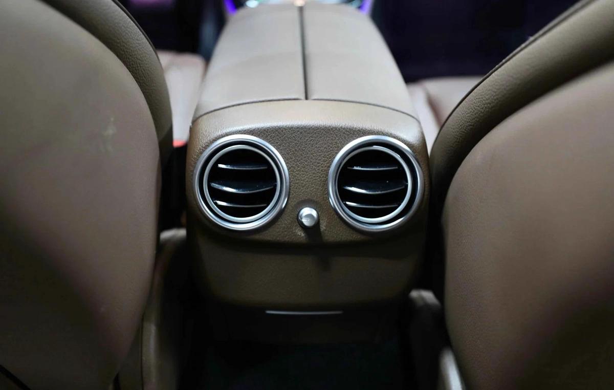 E 250 | 1,950 AED Monthly | Under Warranty Till 2027 | Free Insurance + Registration-4-4