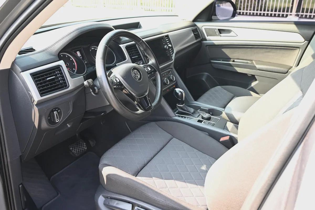 0% DP - GCC SPECS - VOLKSWAGEN TERAMONT 3.6L 4WD - FIRST OWNER-10-10