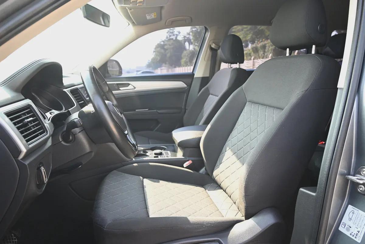 0% DP - GCC SPECS - VOLKSWAGEN TERAMONT 3.6L 4WD - FIRST OWNER-13-13