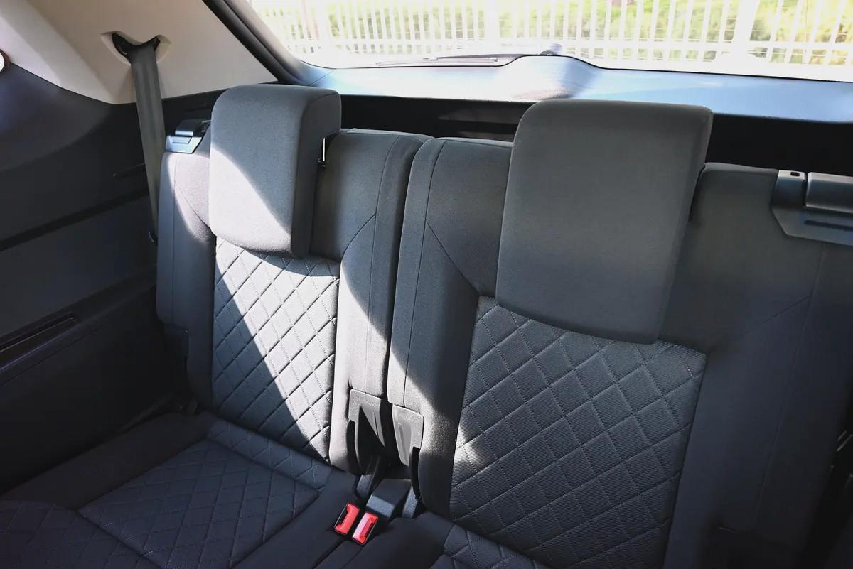 0% DP - GCC SPECS - VOLKSWAGEN TERAMONT 3.6L 4WD - FIRST OWNER-14-14