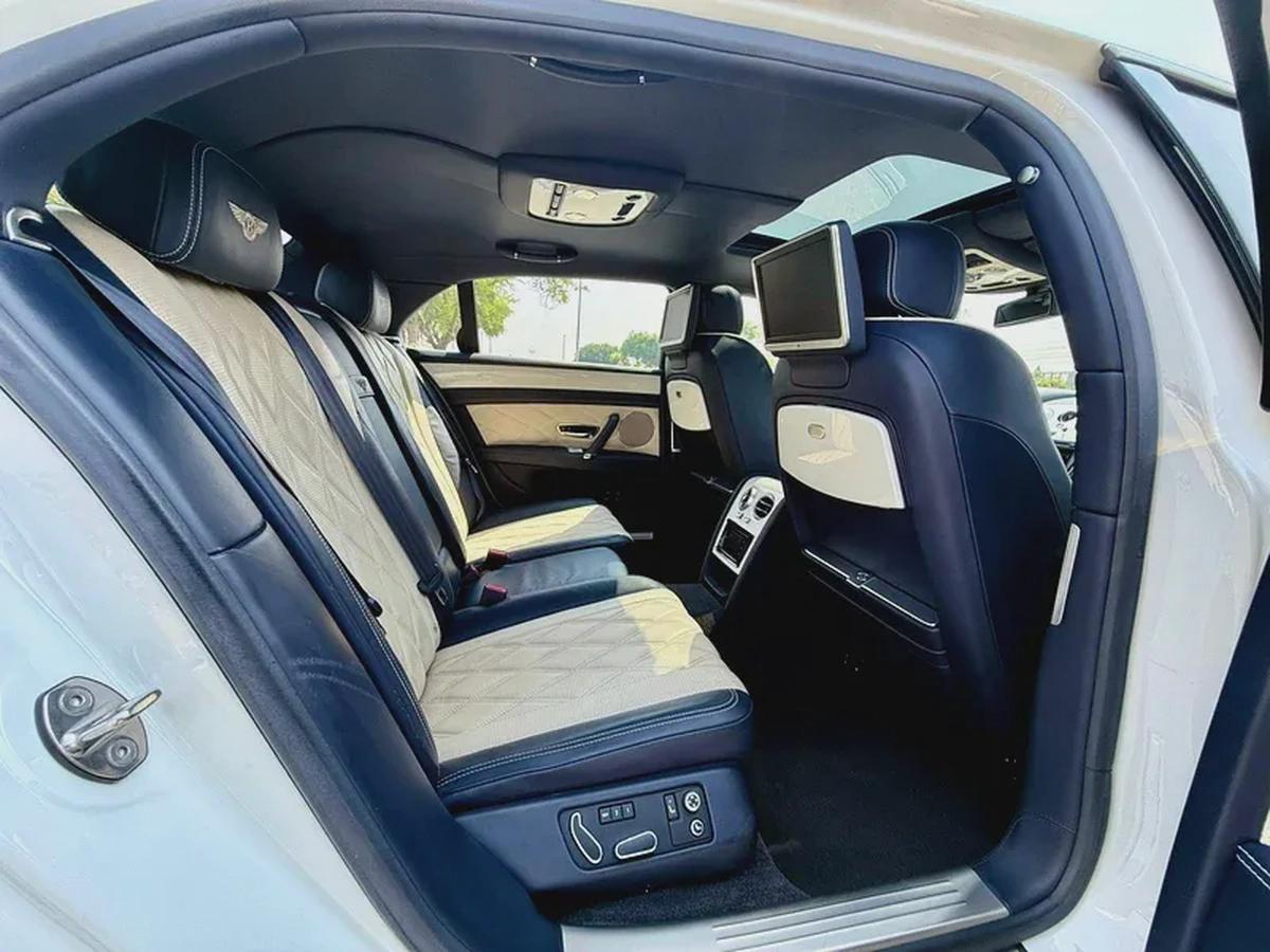 BENTLEY CONTINENTAL FLYING SPUR W12 ELEMENT EDITION | GCC SPECS | FULL-SERVICE HISTORY BY AGENCY-3-3