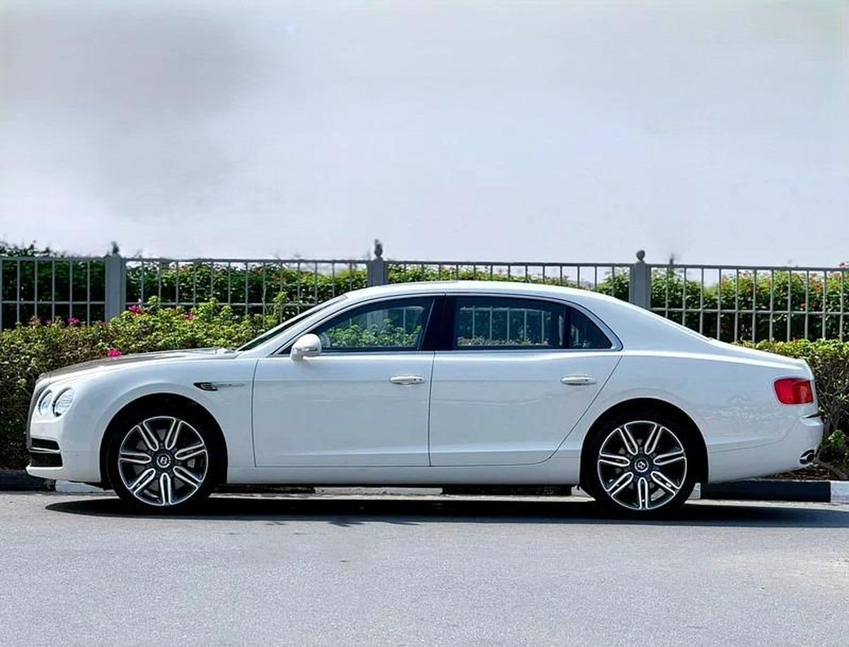 BENTLEY CONTINENTAL FLYING SPUR W12 ELEMENT EDITION | GCC SPECS | FULL-SERVICE HISTORY BY AGENCY-12-12