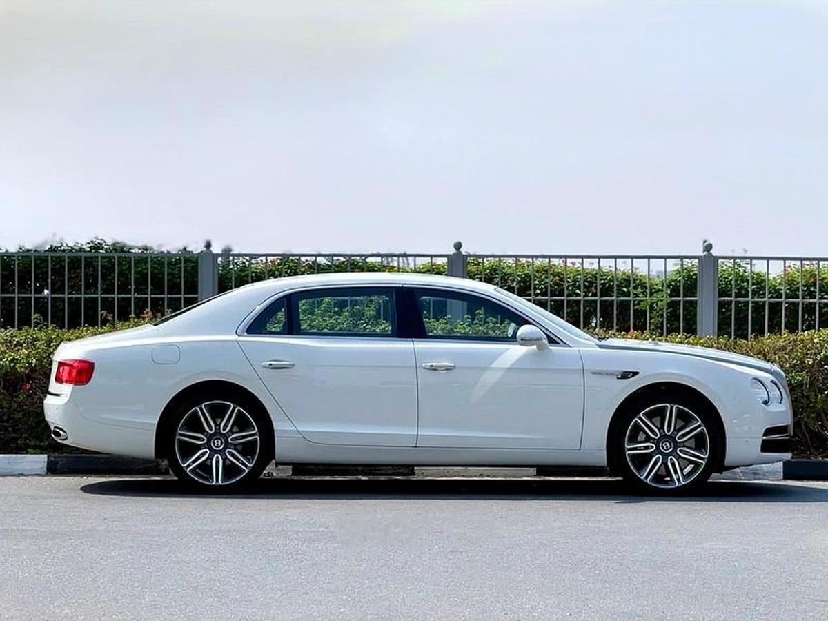BENTLEY CONTINENTAL FLYING SPUR W12 ELEMENT EDITION | GCC SPECS | FULL-SERVICE HISTORY BY AGENCY-14-14
