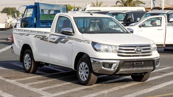 TOYOTA HILUX 4x2 - 2.7L PETROL MODEL 2025 - تويوتا هايلوكس 5 شنكل موديل 2025