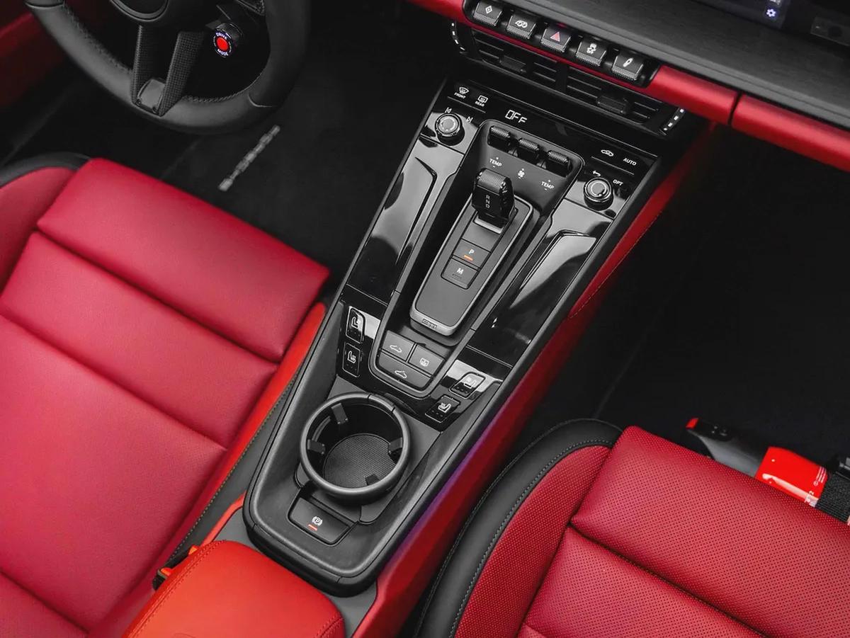 AEROKIT 2026 BRAND NEW CARRERA 4 GTS UNDER 2 YEARS WARRANTY- MATRIX LED-EXCLUSIVE TAIL LIGHTS- BOSE-15-15