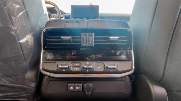 Toyota Land Cruiser LAND CRUISER VX 4.0L JBL SYSTEM