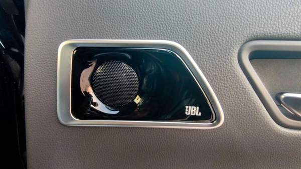 Toyota Land Cruiser LAND CRUISER VX 4.0L JBL SYSTEM