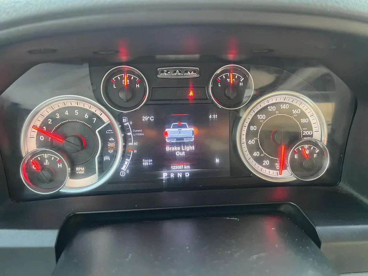 Dodge Ram 1500 Big Horn 2015 - Canadian Specs - GCC Ready!-12-12