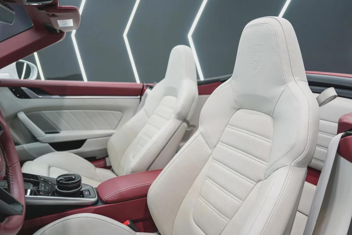 Porsche 911 Turbo S Cabriolet-3-3