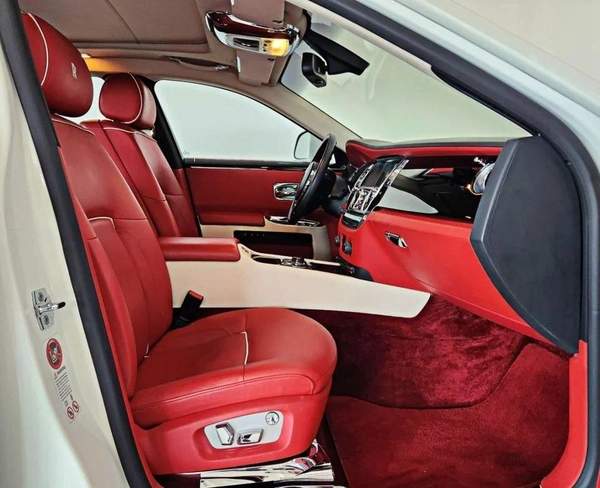 Rolls-Royce Ghost STD 6.6L-12CYL EXCELLENT CONDITION GCC SPECS - AED 260,000