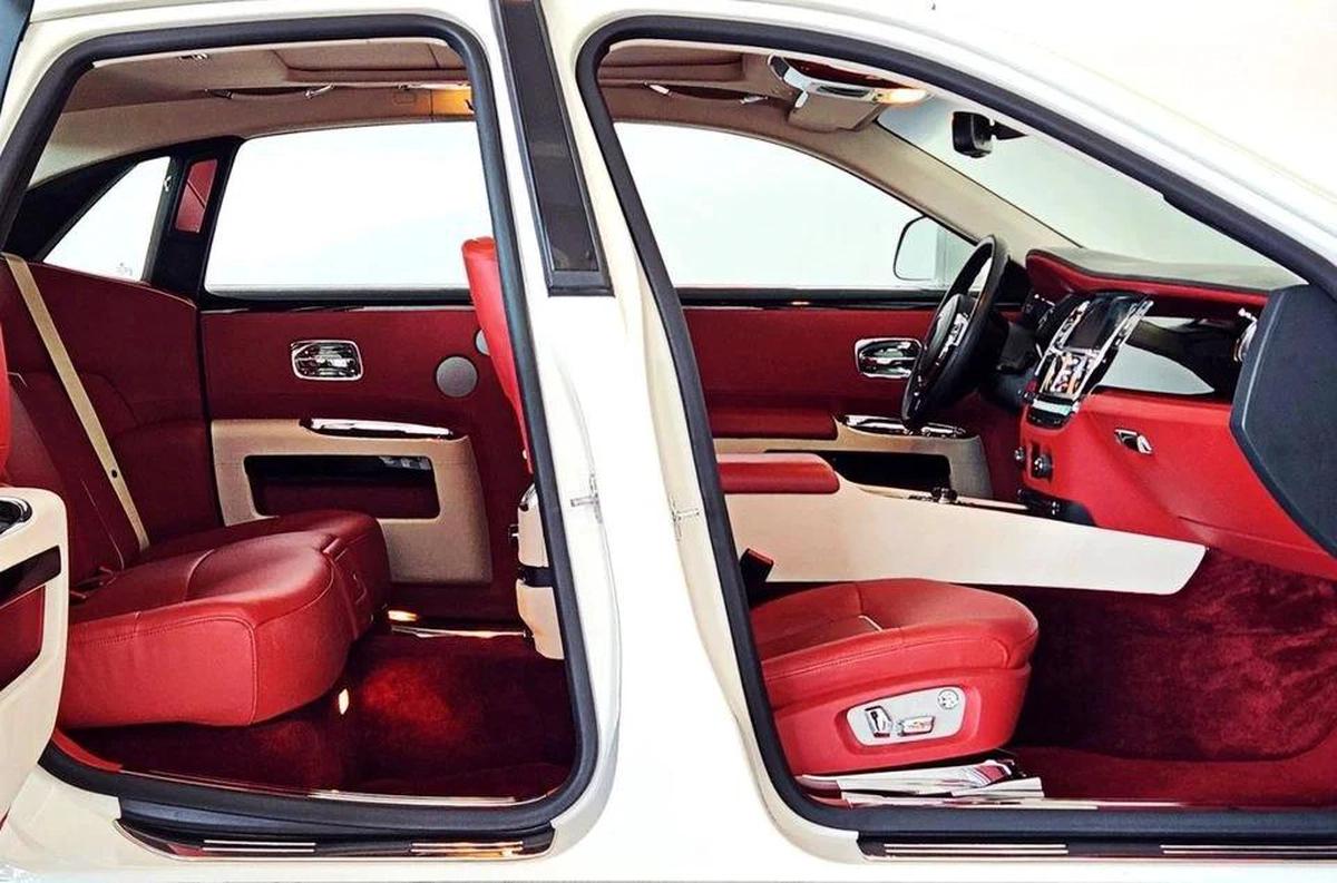 Rolls-Royce Ghost STD 6.6L-12CYL EXCELLENT CONDITION GCC SPECS - AED 260,000-5-5