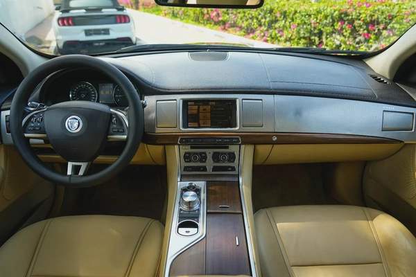 JAGUAR XF LUXURY 2013!! GCC SPECS!! FULL SERVICE HISTORY FROM AL TAYER