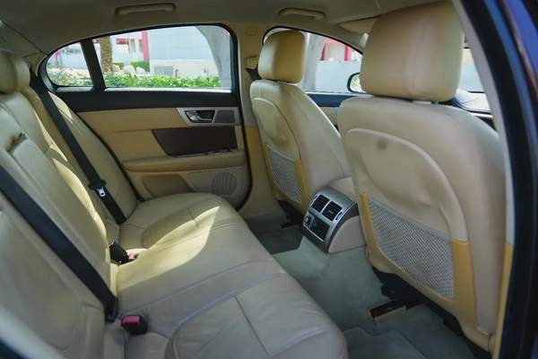 JAGUAR XF LUXURY 2013!! GCC SPECS!! FULL SERVICE HISTORY FROM AL TAYER