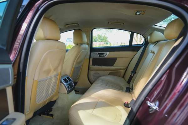 JAGUAR XF LUXURY 2013!! GCC SPECS!! FULL SERVICE HISTORY FROM AL TAYER