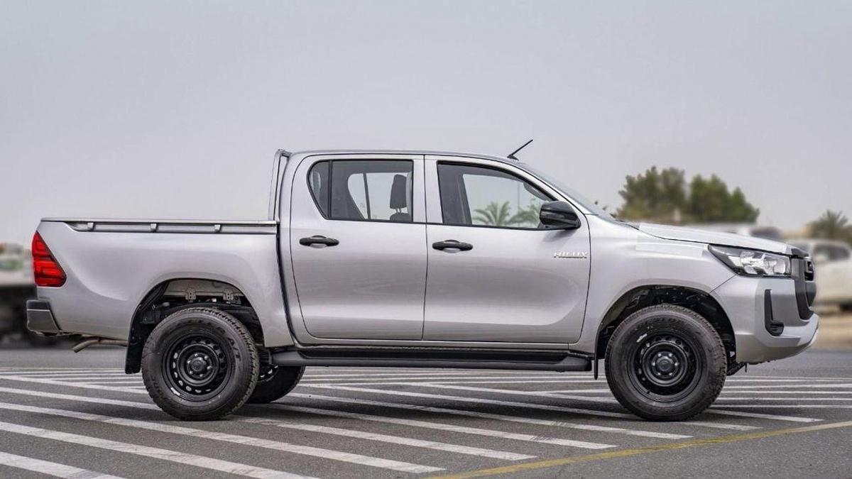 Toyota Hilux Hilux 2.4L mid option p.w MY2025 FOR EXPORT ONLY-3-3