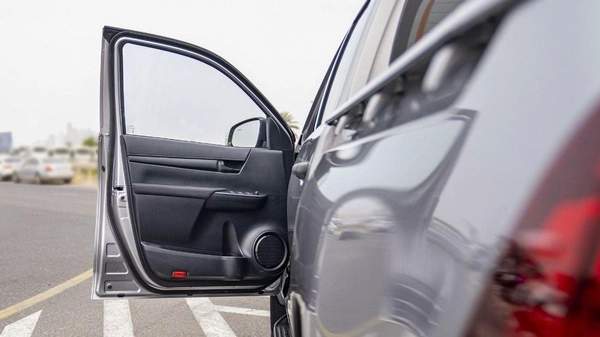 Toyota Hilux Hilux 2.4L mid option p.w MY2025 FOR EXPORT ONLY