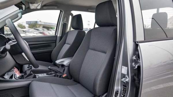 Toyota Hilux Hilux 2.4L mid option p.w MY2025 FOR EXPORT ONLY